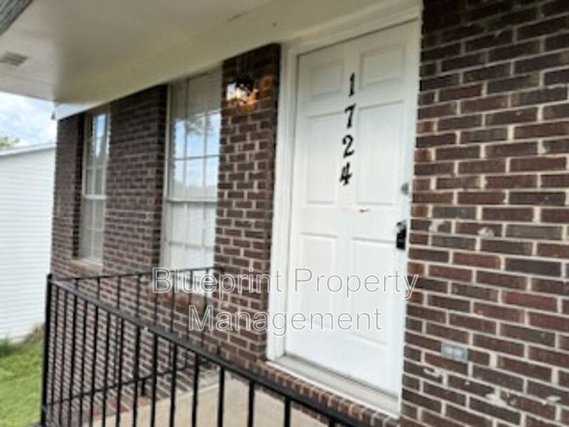 Birmingham House: 1724 6th Place Circle NW