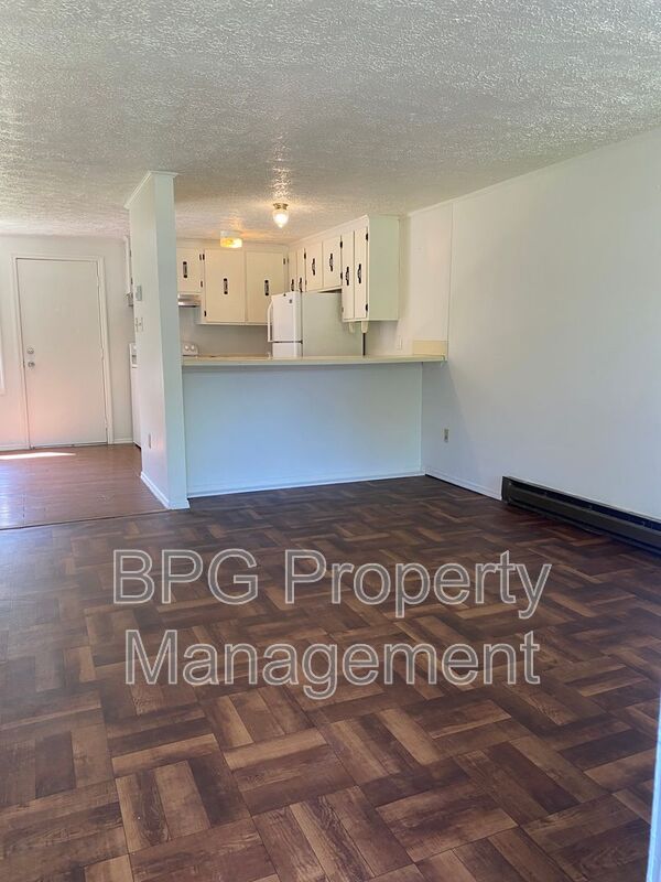 White Sulphur Springs Condo: 123 Circle Drive