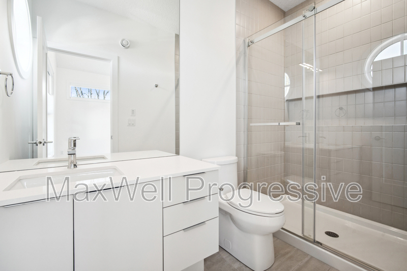 Edmonton Townhome: 7136 - 93 Street NW - Main