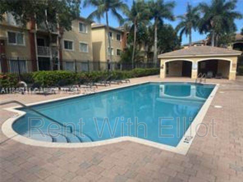 Davie Condo: 7085 Nova Drive
