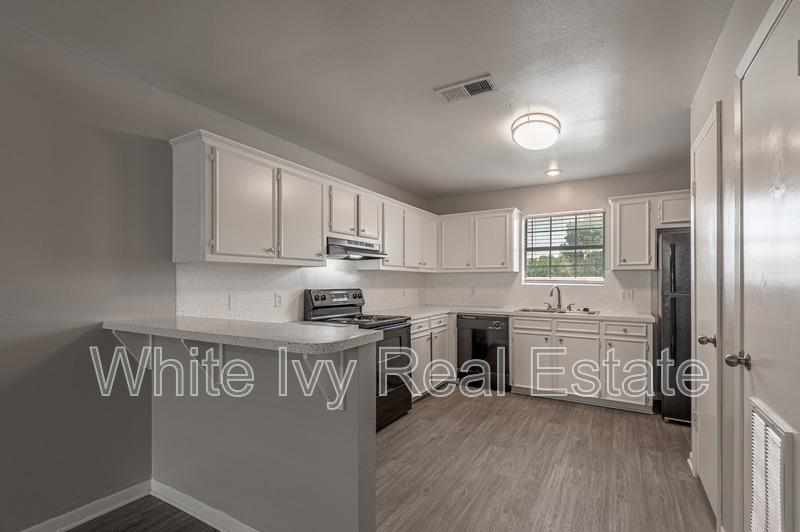 2 Bedroom Apartment – 600 Palm Street #8, Huntsville, TX