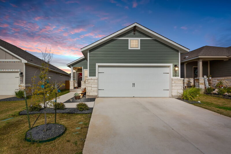 Leander House: 309 Trellis Blvd