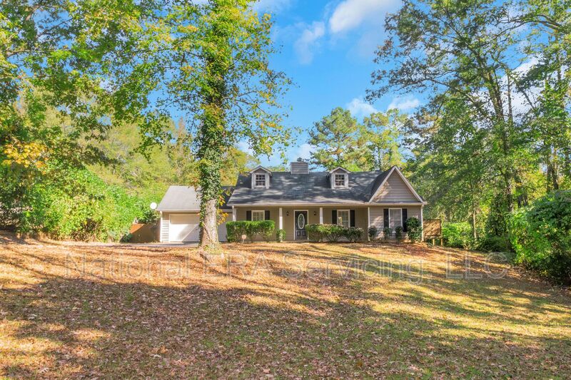 Covington House: 30 Oaklake Ct