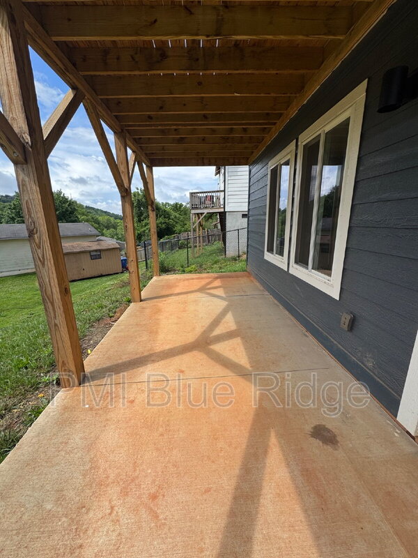 Asheville Condo: 13 Ridge St