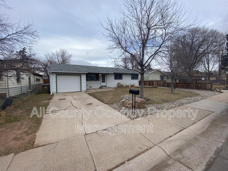Laramie House: 1007 Sanders Dr