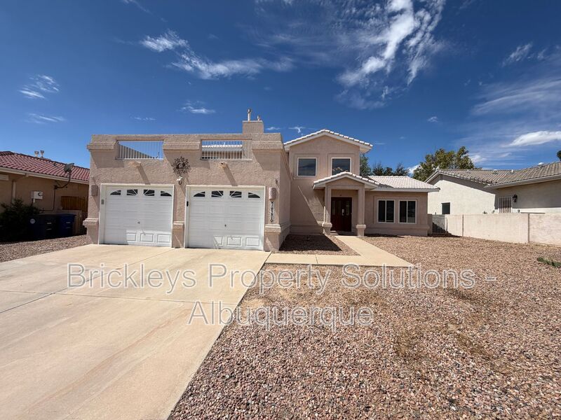 Albuquerque House: 10331 Dunbar St NW