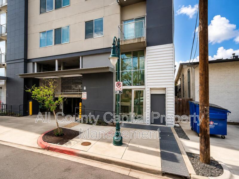 Austin Condo: 2608 Salado