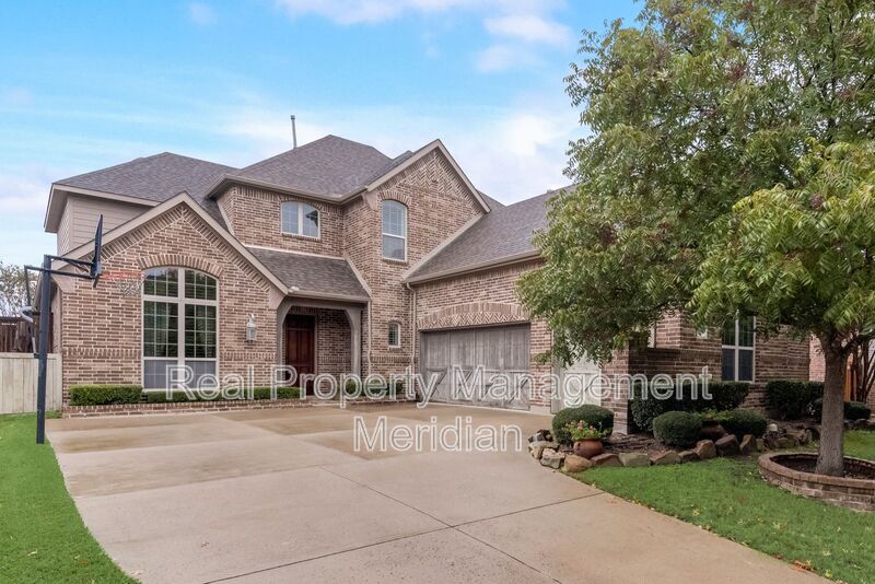 Frisco House: 14900 Foxbriar Ln