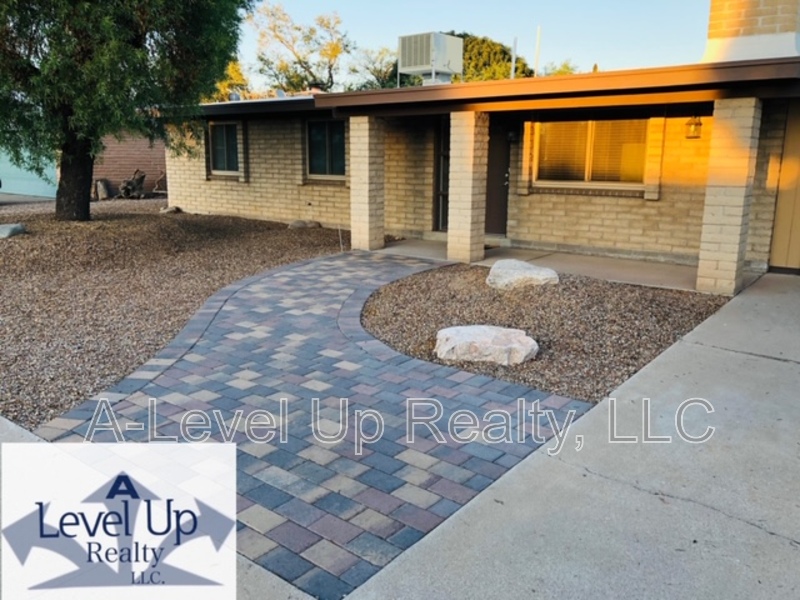 Tucson House: 7532 North Rasmussen Avenue