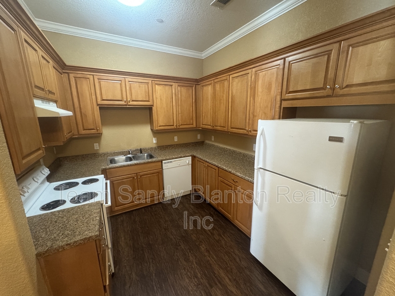 Pensacola House: 7071 Lake Joanne Dr