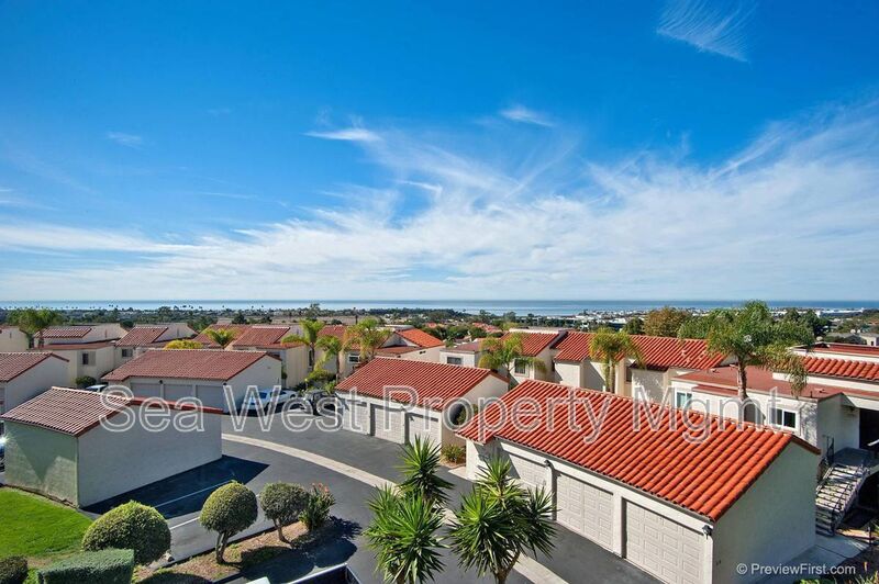 Carlsbad Townhome: 914 Caminito Madrigal