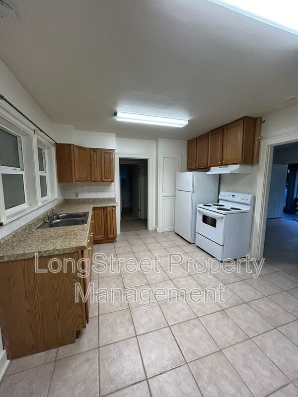 Tigard House: 11380 SW Greenburg Rd