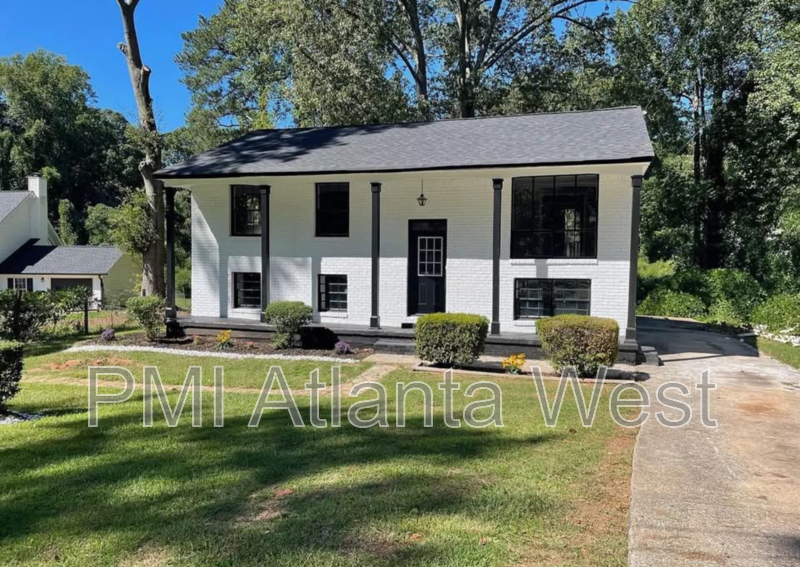 Jonesboro House: 8421 Stonewall Jackson Dr