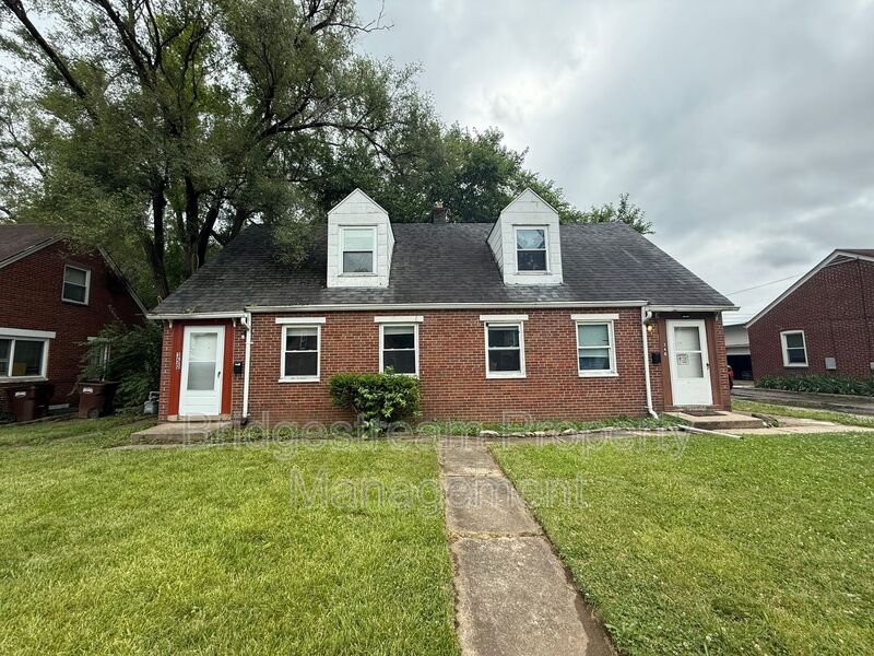 Fairborn House: 350 Wallace Drive