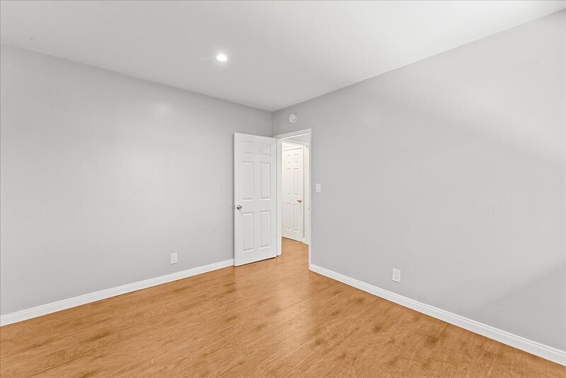 Santa Monica Condo: 1711 Delaware Avenue