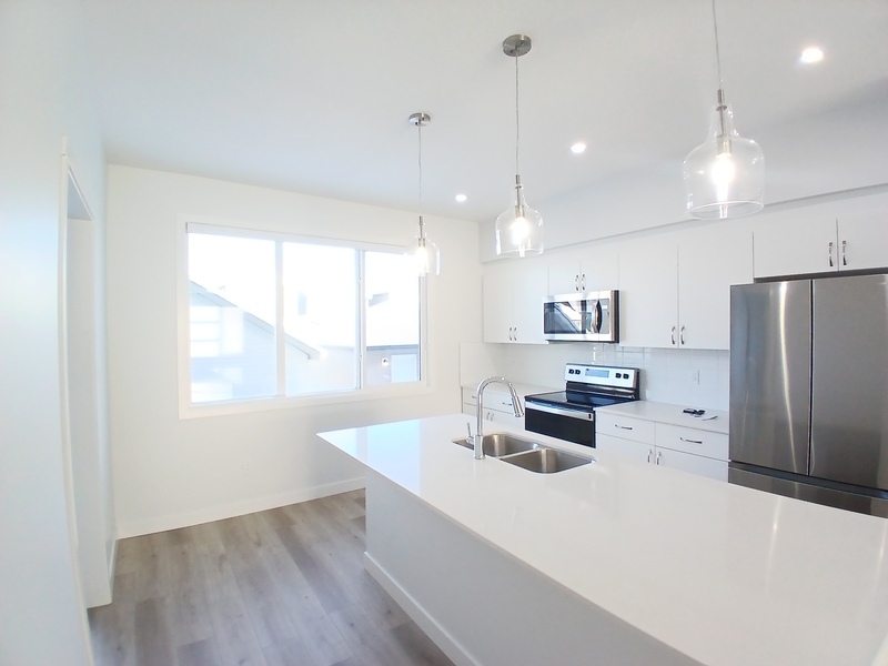 Edmonton House: 5118 Kinney Way SW