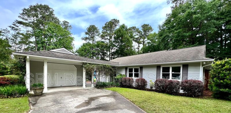 Wilmington House: 6213 Baywood Dr