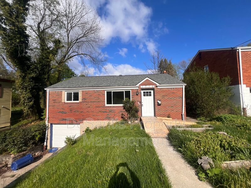 Pittsburgh House: 1710 Arnold Street
