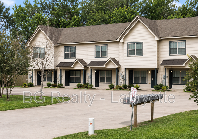 Lafayette Townhome: 208 Caudill Drive