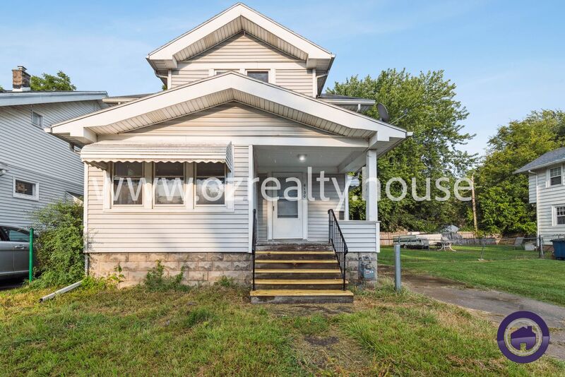 Toledo House: 4130 Asbury Dr