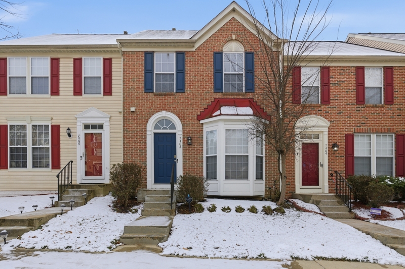 Clinton Townhome: 7402 Serenade Circle