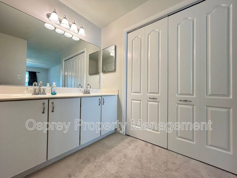 Charming 2-Bedroom Condo in the Heart of VB