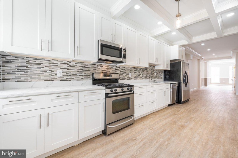 Baltimore House: 71X Dolphin St