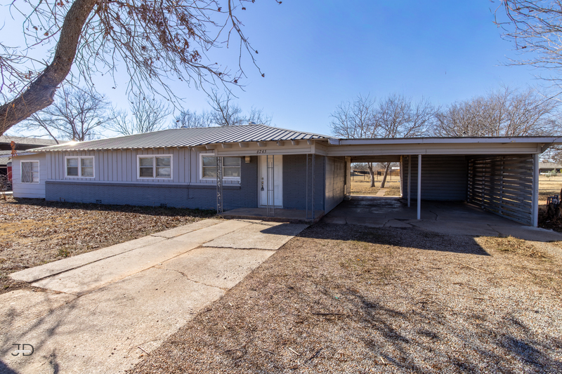 Wichita Falls House: 6745 Southwest Parkway