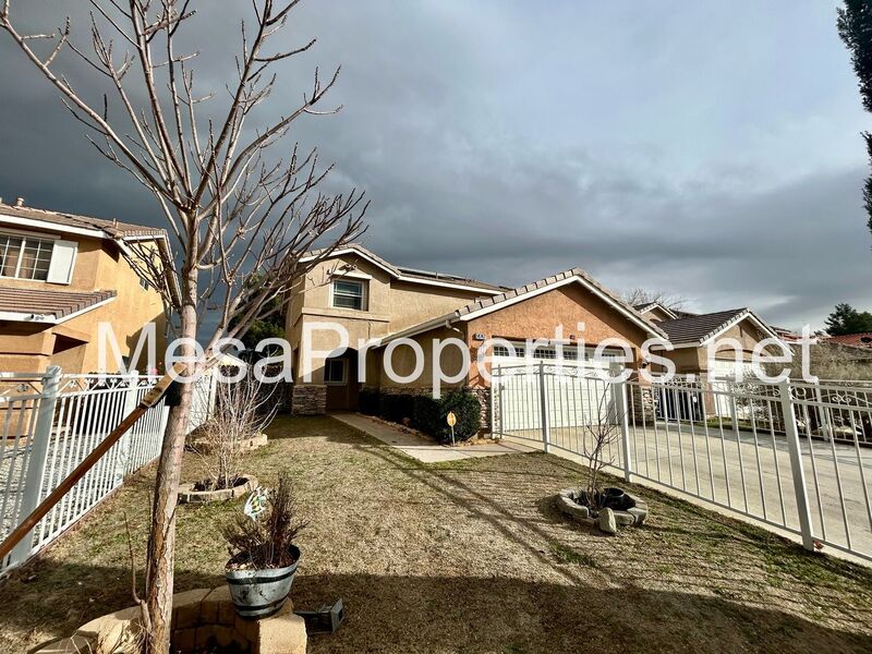 Victorville House: 14747 Carter Rd.