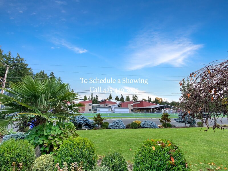 Bellevue Condo: 5229 117th Ave SE