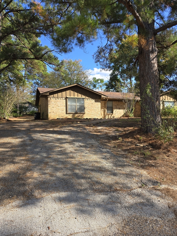 Tyler House: 13403 Rhudy Drive