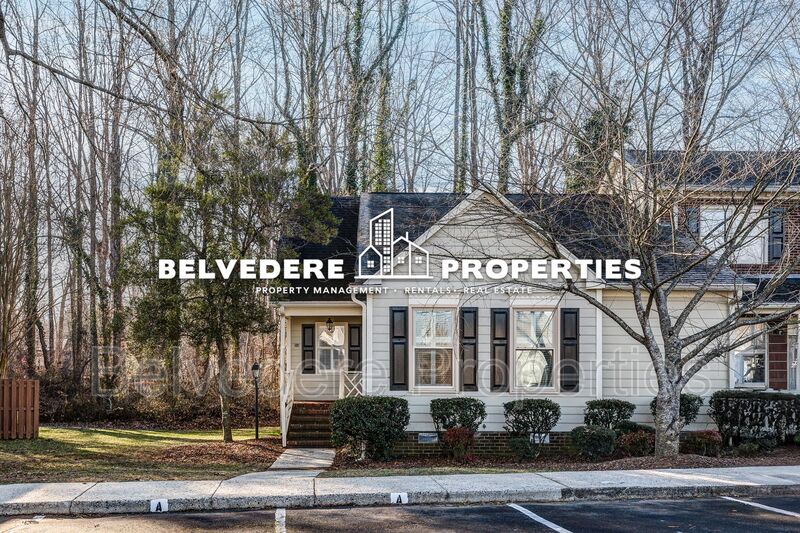 Greensboro House: 19-A Park Village Lane