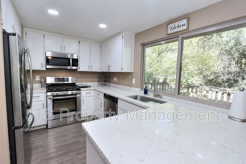 Citrus Heights Condo: 6913 Navarro Court