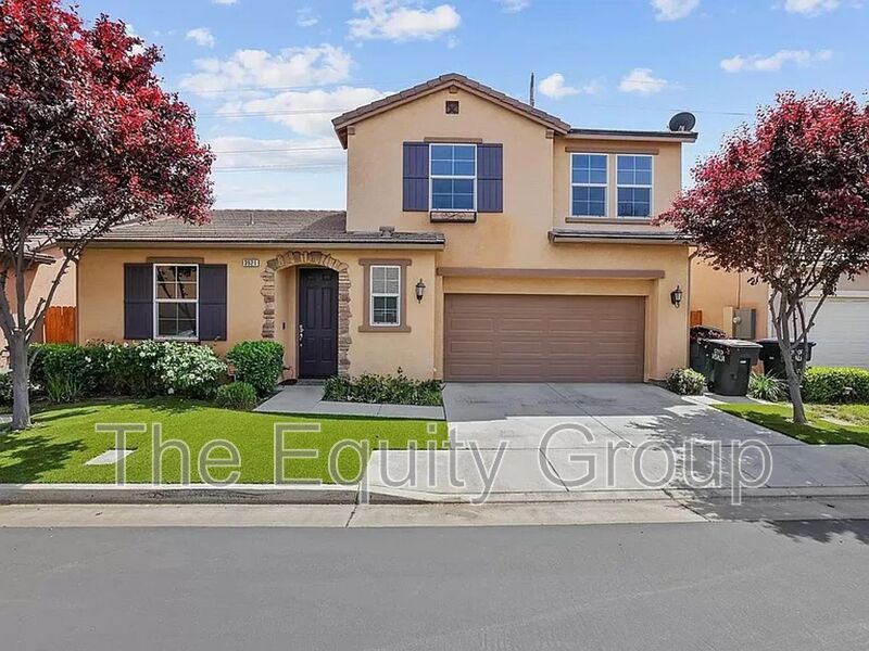 Visalia House: 3921 W Payson Ave