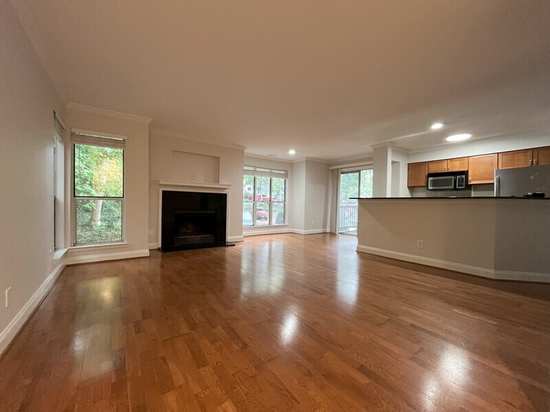 Charlotte Condo: 2512 Cranbrook Lane