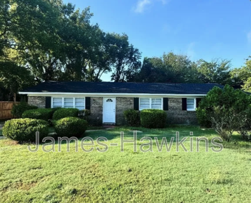 Montgomery House: 1206 Woodbridge Drive