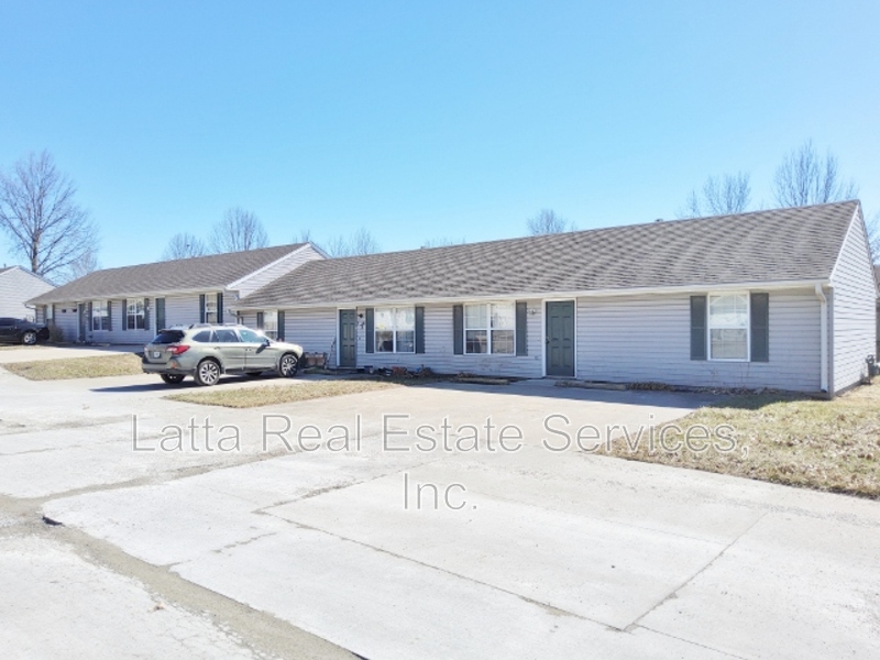 Odessa Apartment: 422 S Johnson Dr