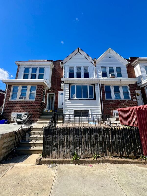 Philadelphia House: 4584 G St