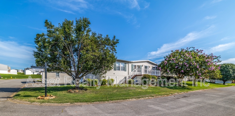 Sevierville House: 1322 Silver Charm Way