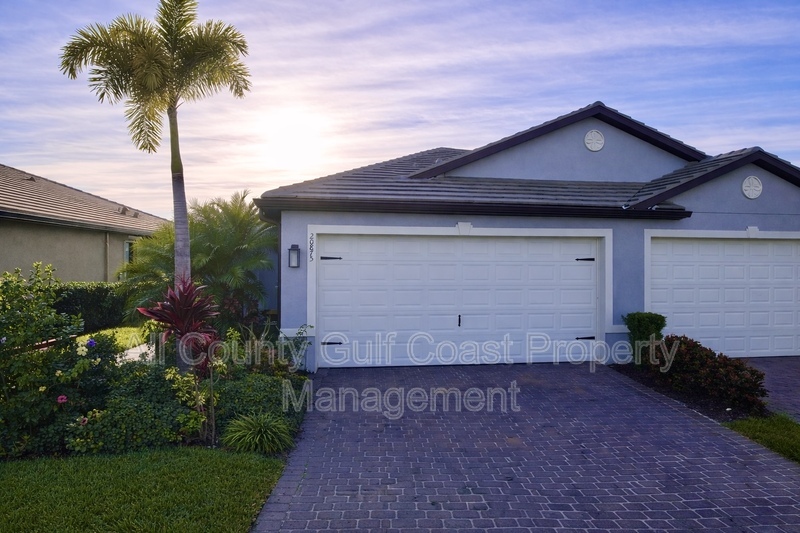 Venice House: 20875 Fetterbush Pl