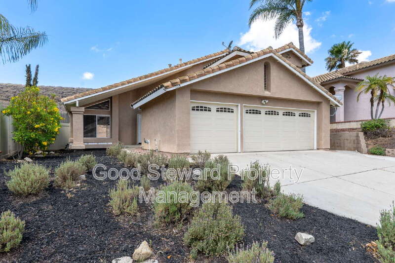 Corona House: 734 Morita Dr