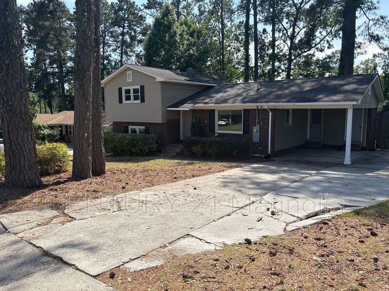 Augusta House: 315 Indian Trail