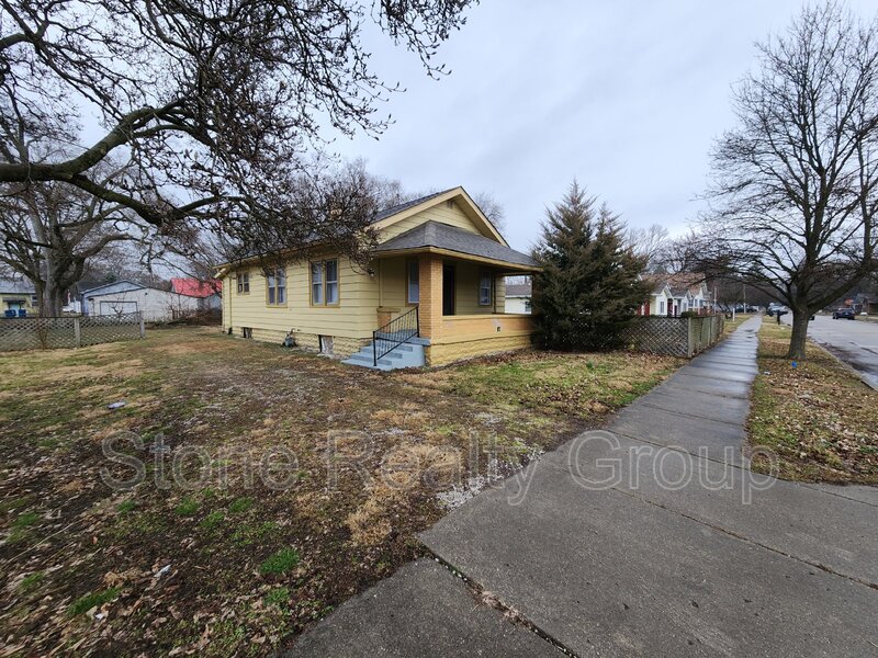 Terre Haute House: 1700 Blaine Avenue