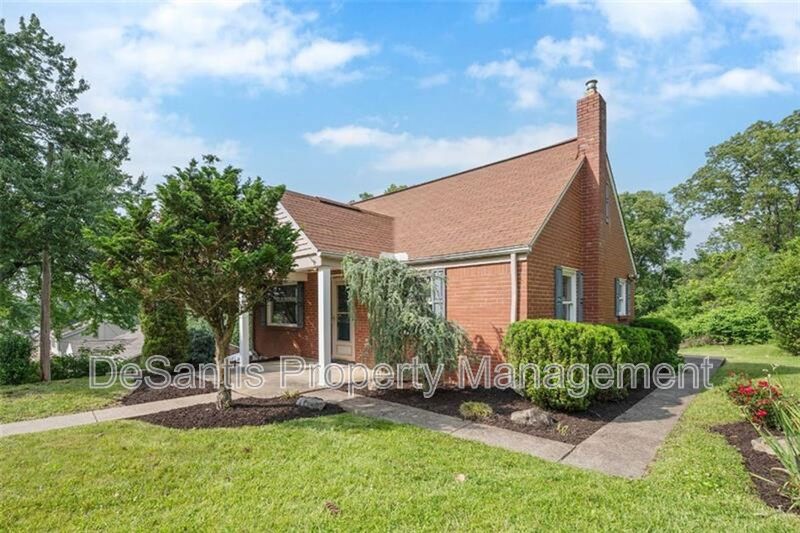 Pittsburgh House: 345 Franklin Drive