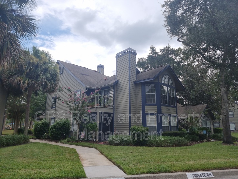 Lake Mary House: 956 Forest Ridge Ct