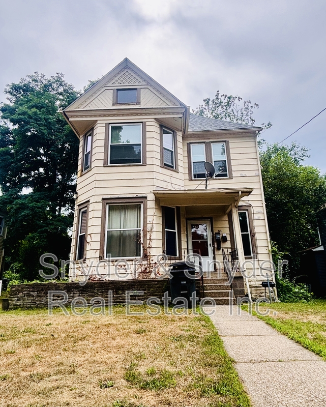 Akron House: 51 Oakdale