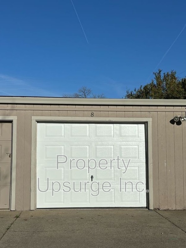 Redding Condo: 1529 Willis Street - Garage #8