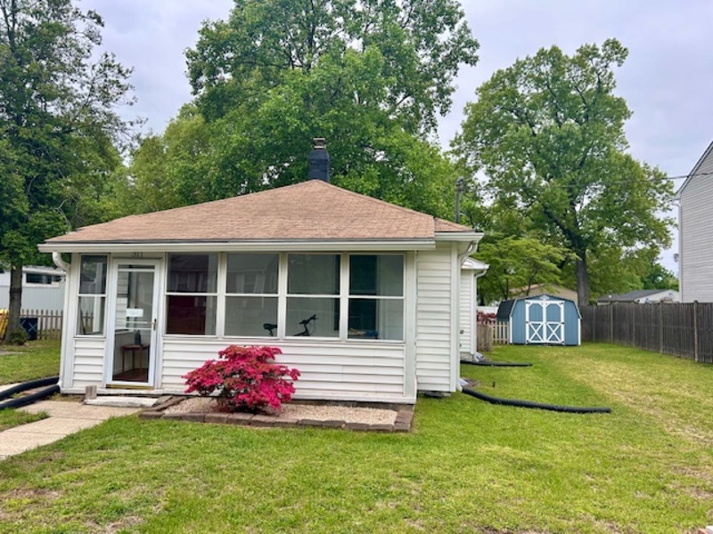 Glen Burnie House: 311 Main Avenue Southwest