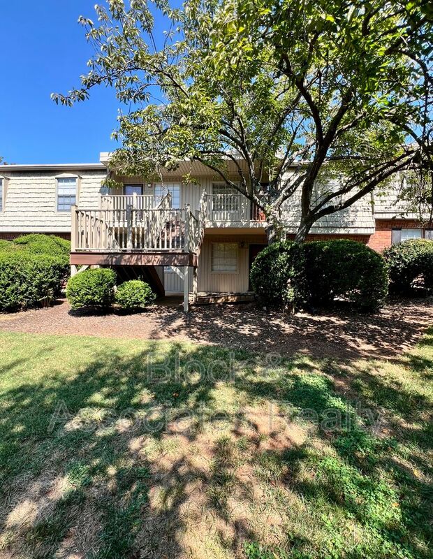 Winston-Salem House: 3826-J Country Club Road