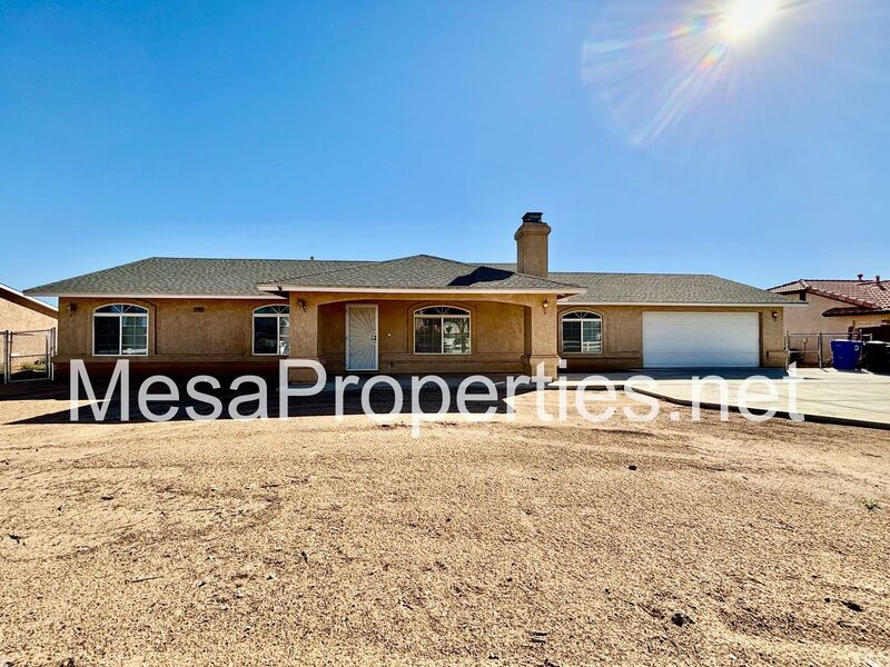 Apple Valley House: 10795 Merino Avenue